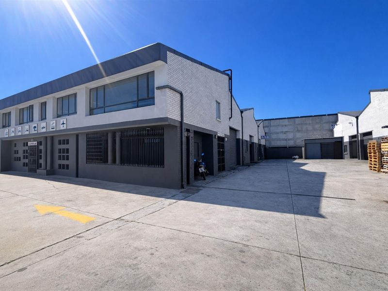 Well-Situated Warehouse To Rent in Montague Gardens - Photo 3