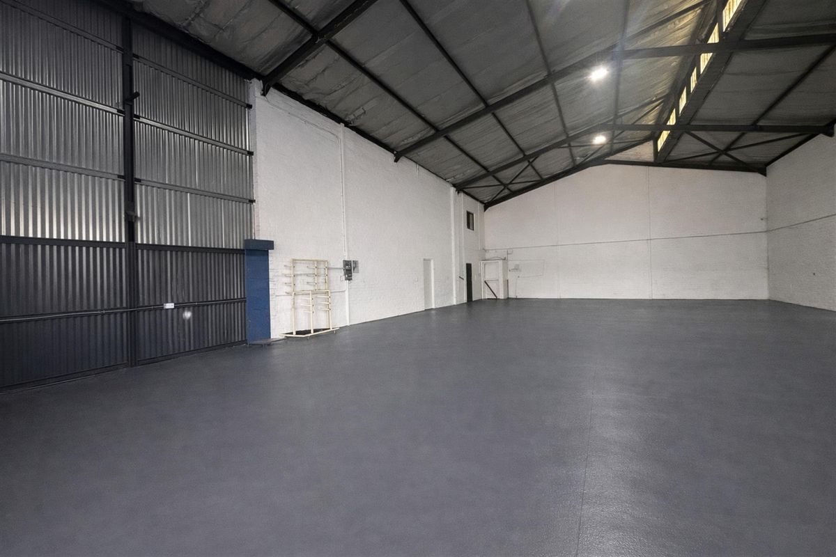 Well-Situated Warehouse To Rent in Montague Gardens - Photo 4
