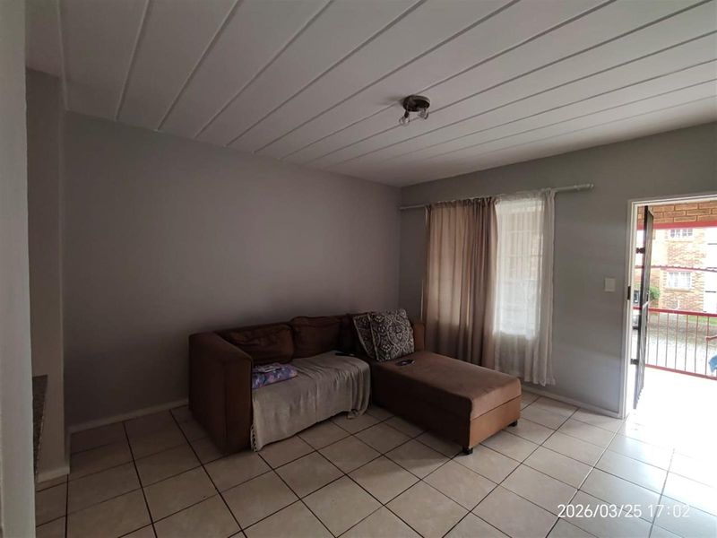 2 Bedroom Ground Floor Apartment To Rent - Photo 5