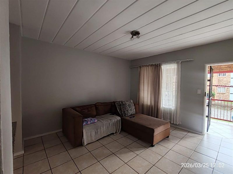 2 Bedroom Ground Floor Apartment To Rent - Photo 4