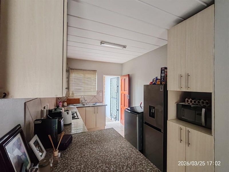 2 Bedroom Ground Floor Apartment To Rent - Photo 2