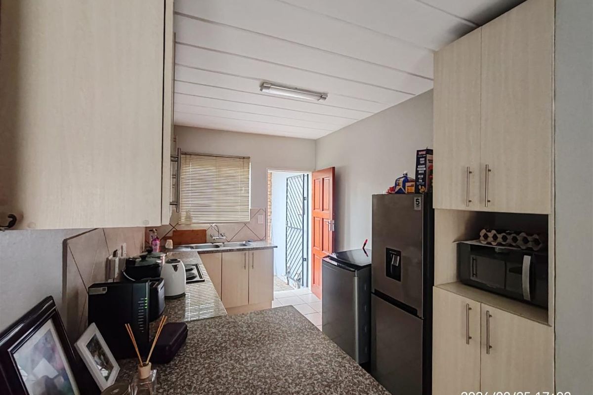 2 Bedroom Ground Floor Apartment To Rent - Photo 2