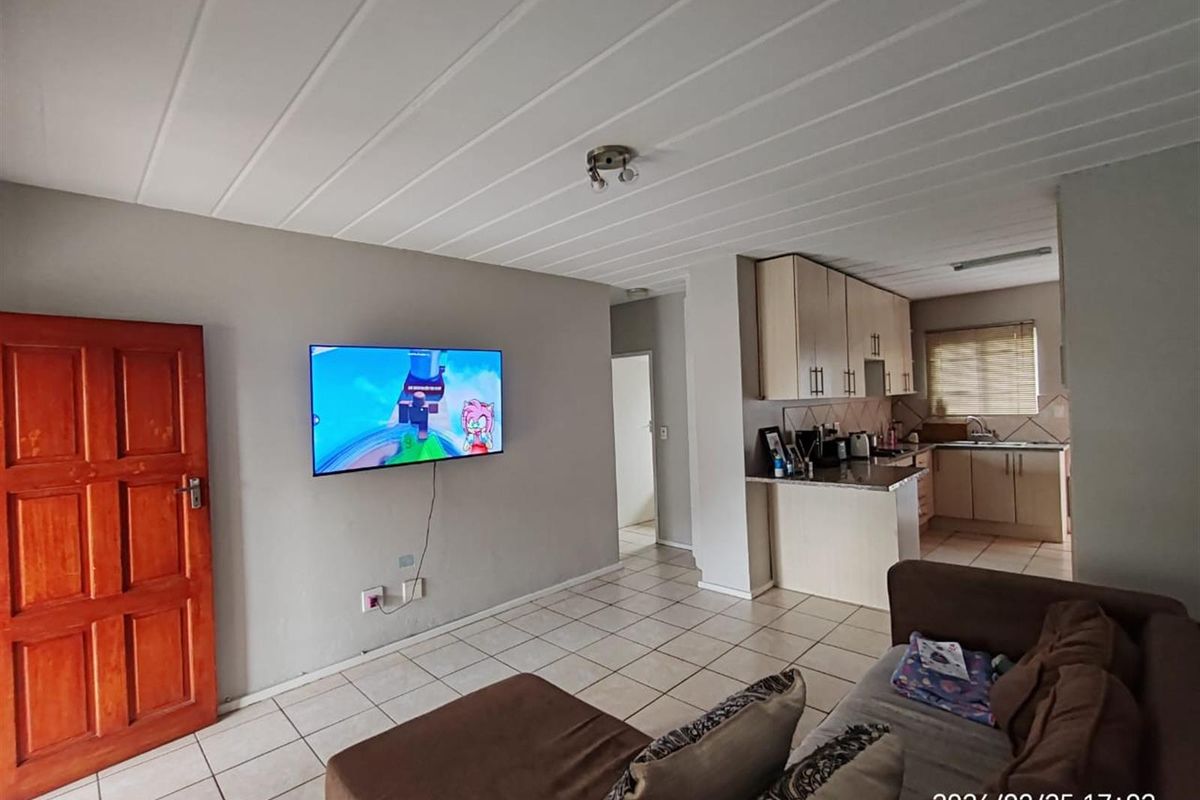 2 Bedroom Ground Floor Apartment To Rent - Photo 3