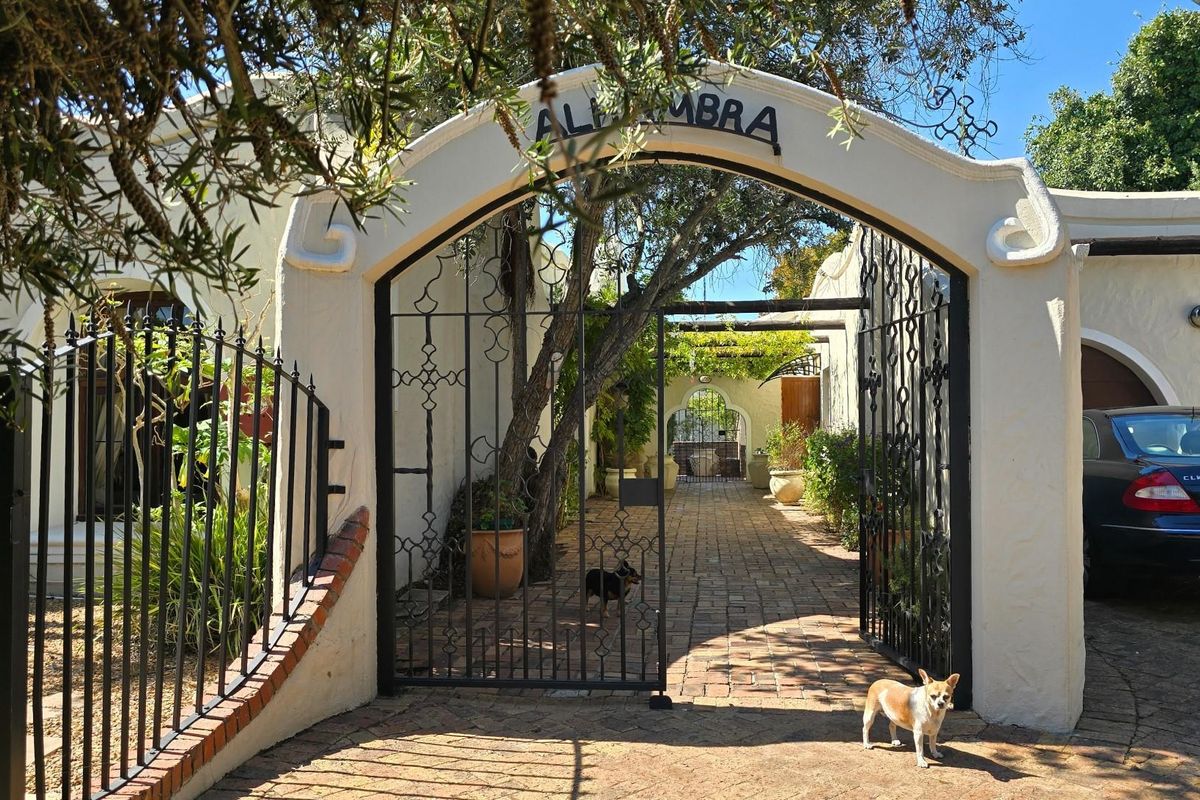 House For Sale in Durbanville Hills Durbanville Western Cape - Photo 2