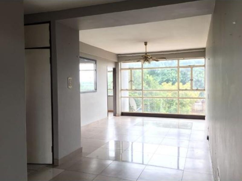 One and a Half Bedroom Apartment to Rent - Photo 5