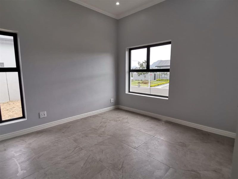 House For Sale in Paarl South, Paarl - Photo 9