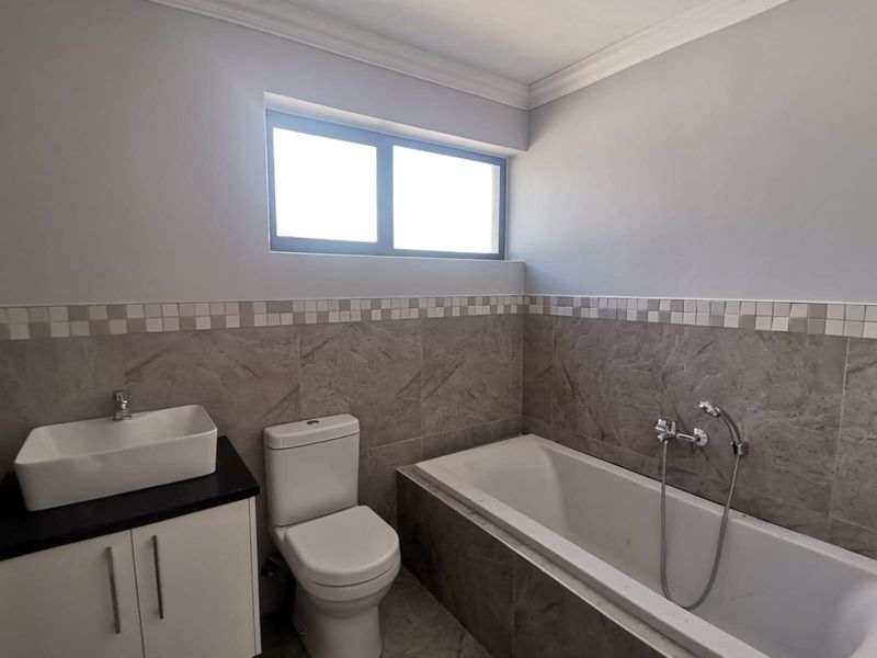 House For Sale in Paarl South, Paarl - Photo 7