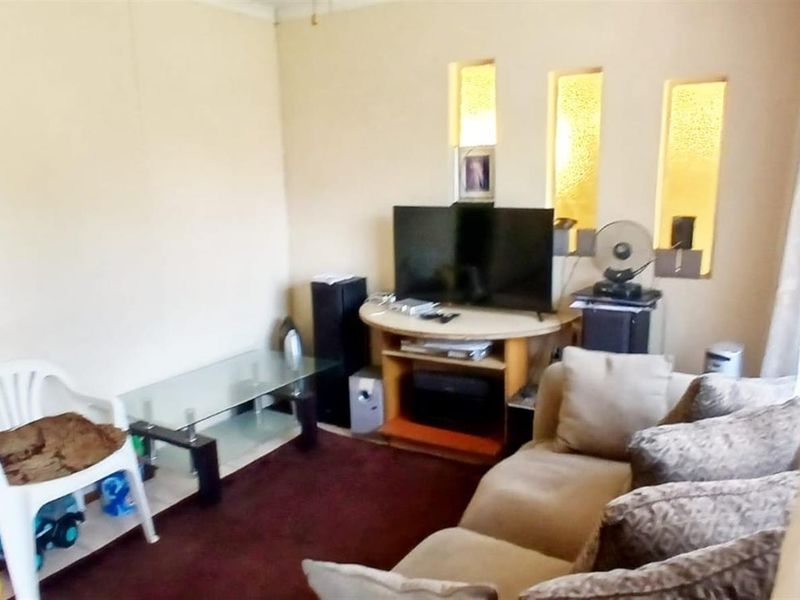 Cosy home For Sale in Hesteapark, Akasia - Photo 9