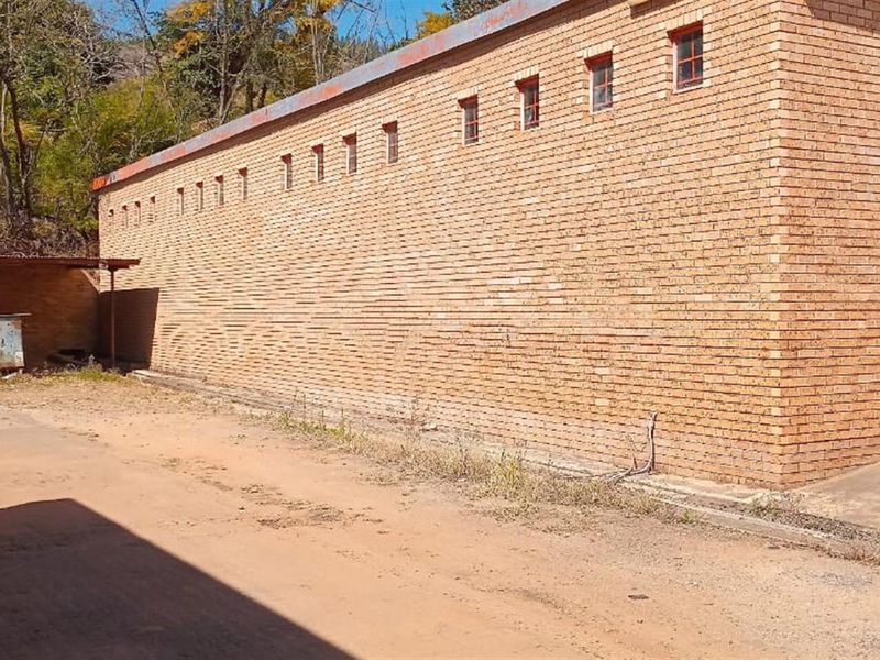 Duiwelskloof - Commercial Property With 8 Residential Units and Workshop - Photo 9