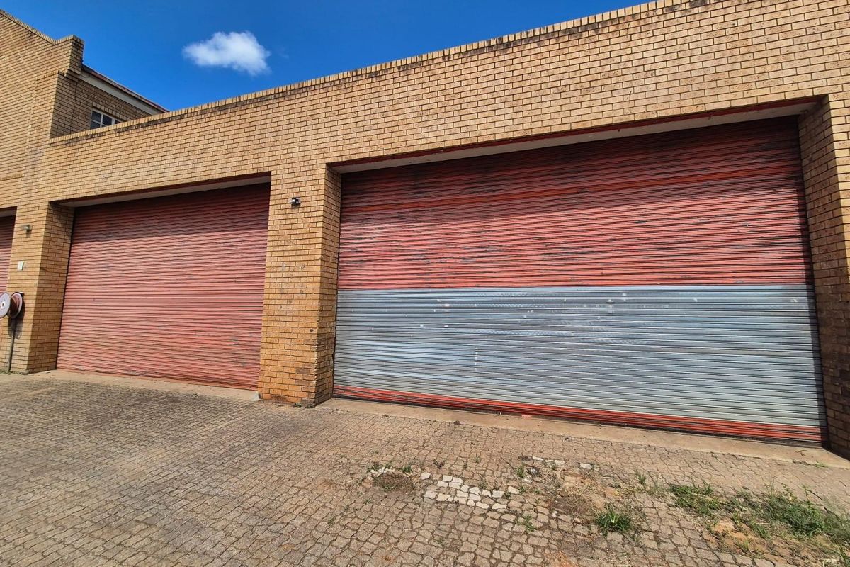 Duiwelskloof - Commercial Property With 8 Residential Units and Workshop - Photo 2