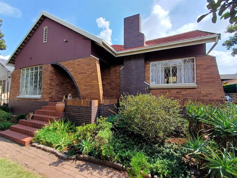 3-Bedroom Home with Spacious Yard in Sunnyridge - Great Potential - Photo 3