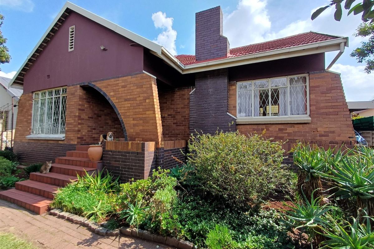 3-Bedroom Home with Spacious Yard in Sunnyridge - Great Potential - Photo 3