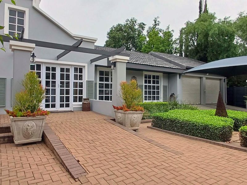 Beautifully Designed Modern Cape Dutch Style Home - Photo 2