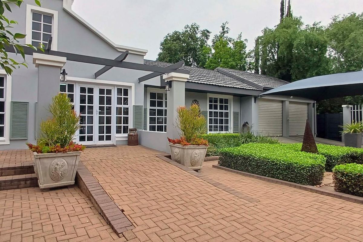 Beautifully Designed Modern Cape Dutch Style Home - Photo 2