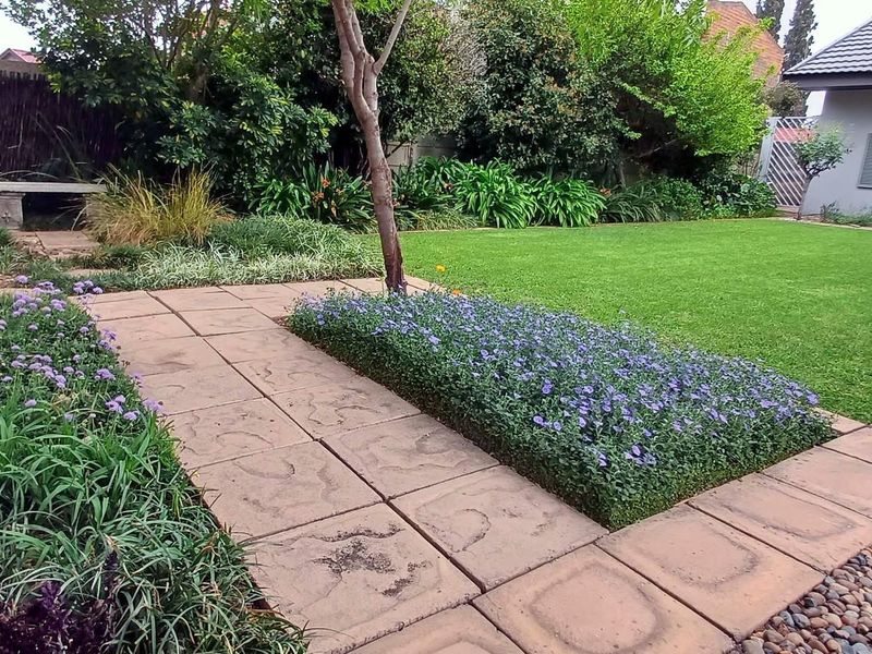 Beautifully Designed Modern Cape Dutch Style Home - Photo 3