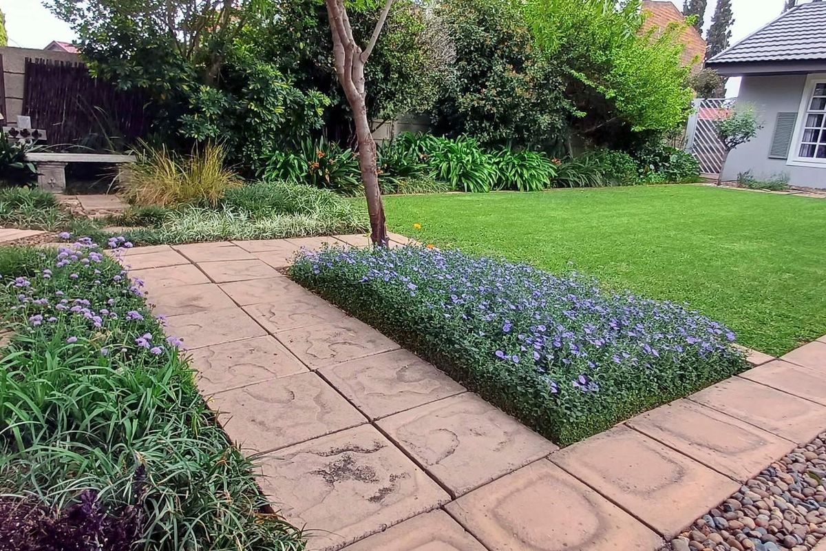 Beautifully Designed Modern Cape Dutch Style Home - Photo 3