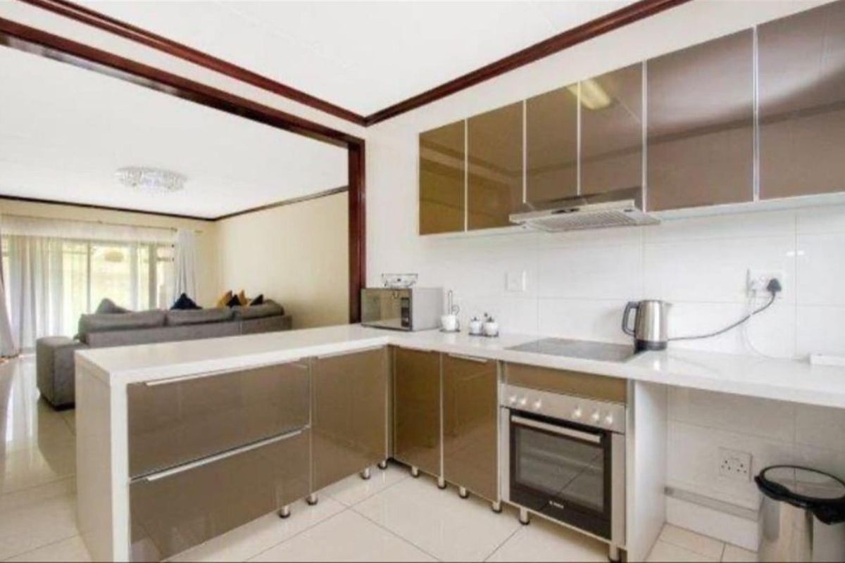 Immaculate 2 Bedroom Apartment for sale in Cedar Acres - Photo 3