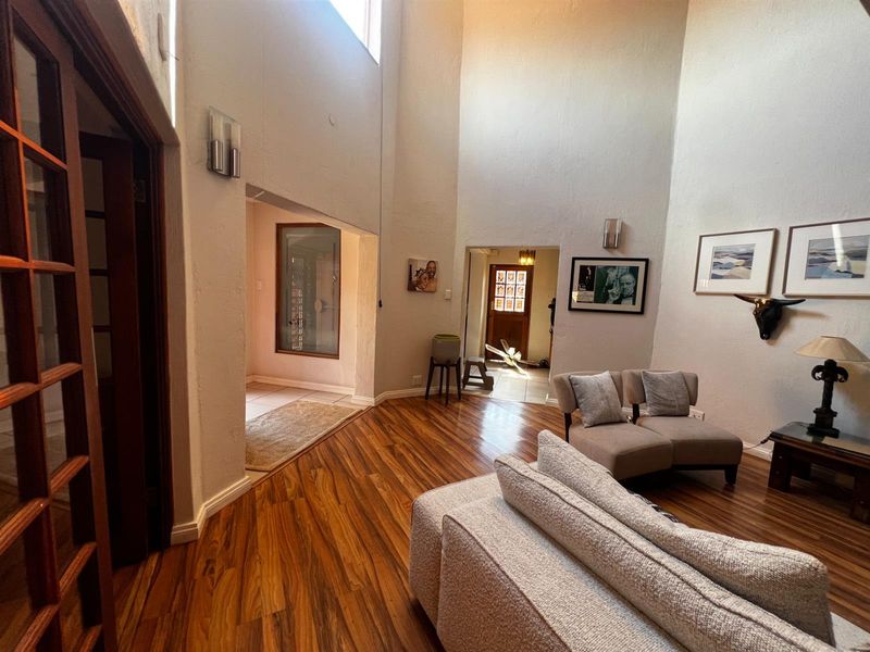 4 Bedroom Modern House for Sale in Die Hoewes, Centurion - Photo 9