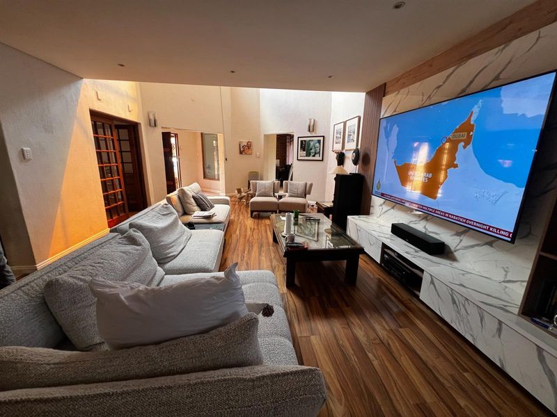 4 Bedroom Modern House for Sale in Die Hoewes, Centurion - Photo 8