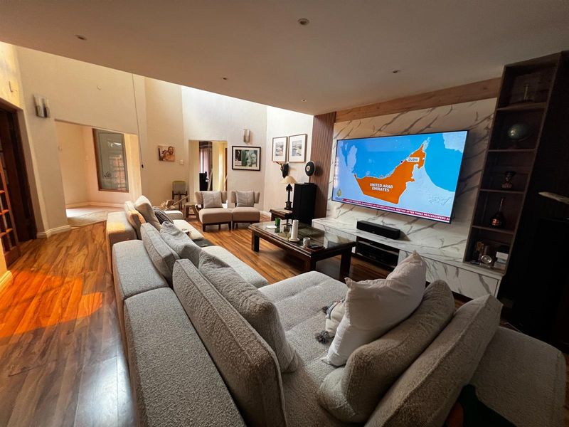 4 Bedroom Modern House for Sale in Die Hoewes, Centurion - Photo 6