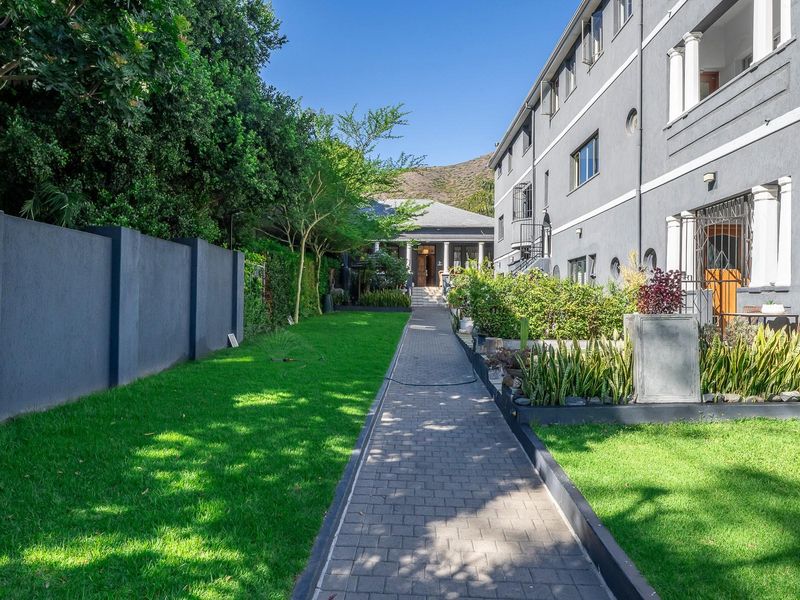 Designer Coastal Living | Airbnb-Friendly Investment Property for Sale in Green Point - Photo 4
