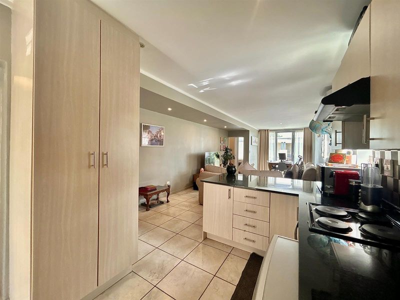 Elegant 2 Bedroom Apartment  in Sandhurst - Photo 7