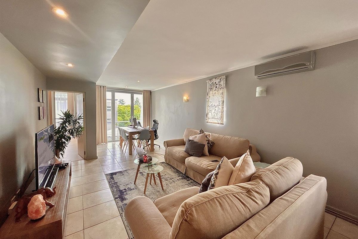 Elegant 2 Bedroom Apartment  in Sandhurst - Photo 3