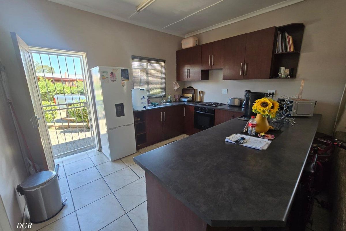 Start Your Story Here: Modern Comfort Meets Total Peace of Mind in Diamant Park, Kimberley - Photo 4