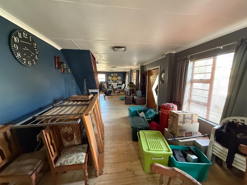 Urgent Emigration | Dual Living Coastal Home in Dana Bay - Photo 8