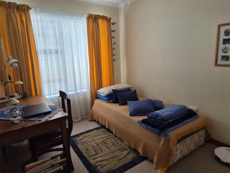 Secure Living with Low Levies. - Photo 9