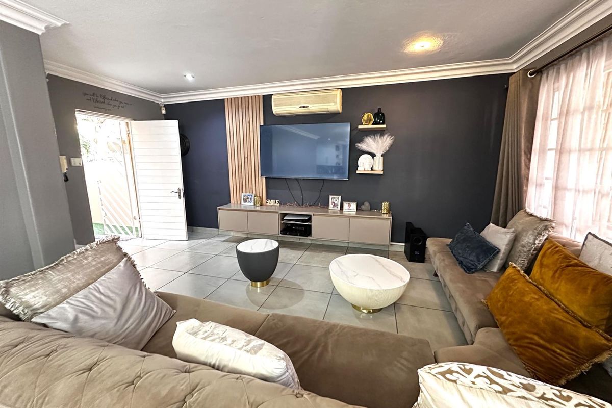 Townhouse To Rent in Capital Park, Pretoria - Photo 5