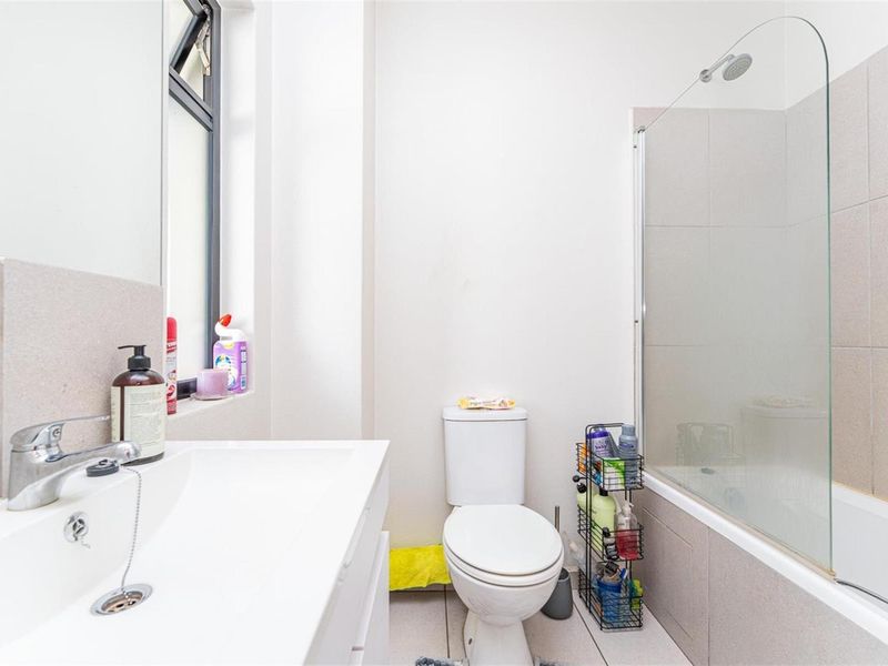 Two Bedroom Apartment To Rent in Sandton - Photo 7