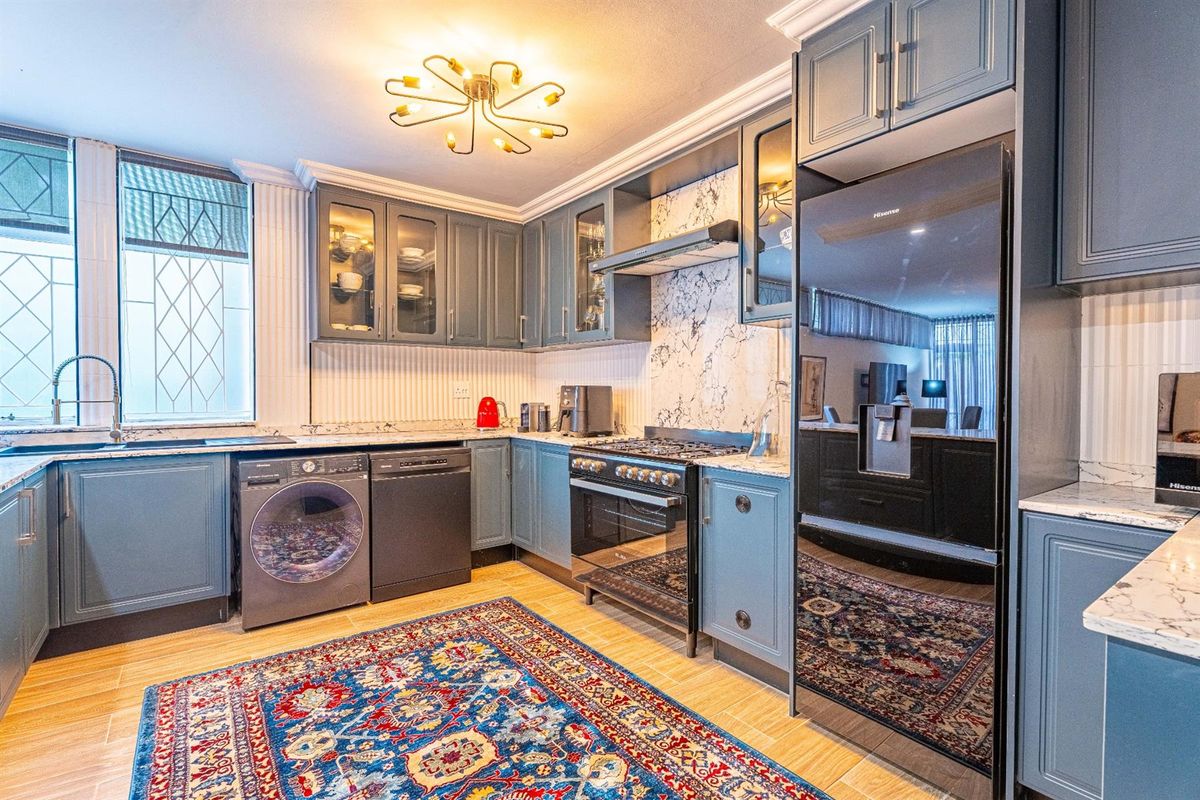 3Bed - 2Bath, Fully Furnished Apartment For Sale in Atholhurst, Sandton - Photo 2