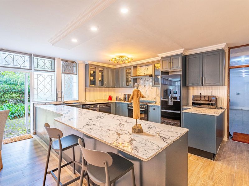 3Bed - 2Bath, Fully Furnished Apartment For Sale in Atholhurst, Sandton - Photo 5