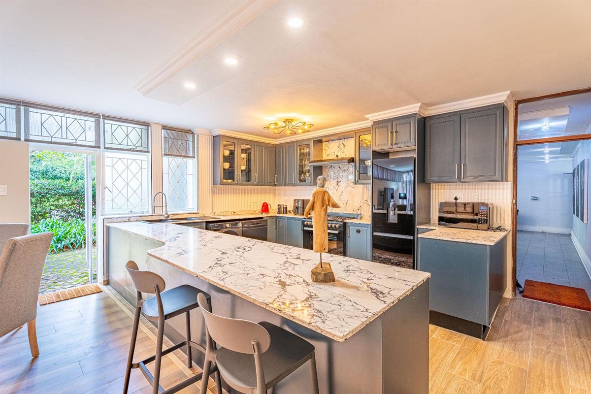 3Bed - 2Bath, Fully Furnished Apartment For Sale in Atholhurst, Sandton - Photo 5