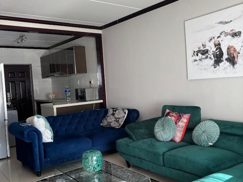 2Bed,1 Bath Apartment For Sale in Fourways, Sandton - Photo 6