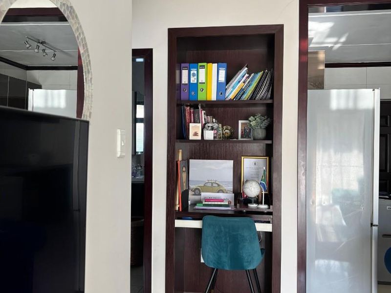 2Bed,1 Bath Apartment For Sale in Fourways, Sandton - Photo 7