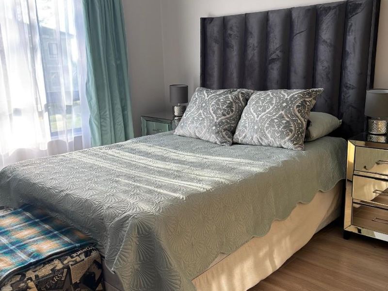 2Bed,1 Bath Apartment For Sale in Fourways, Sandton - Photo 2