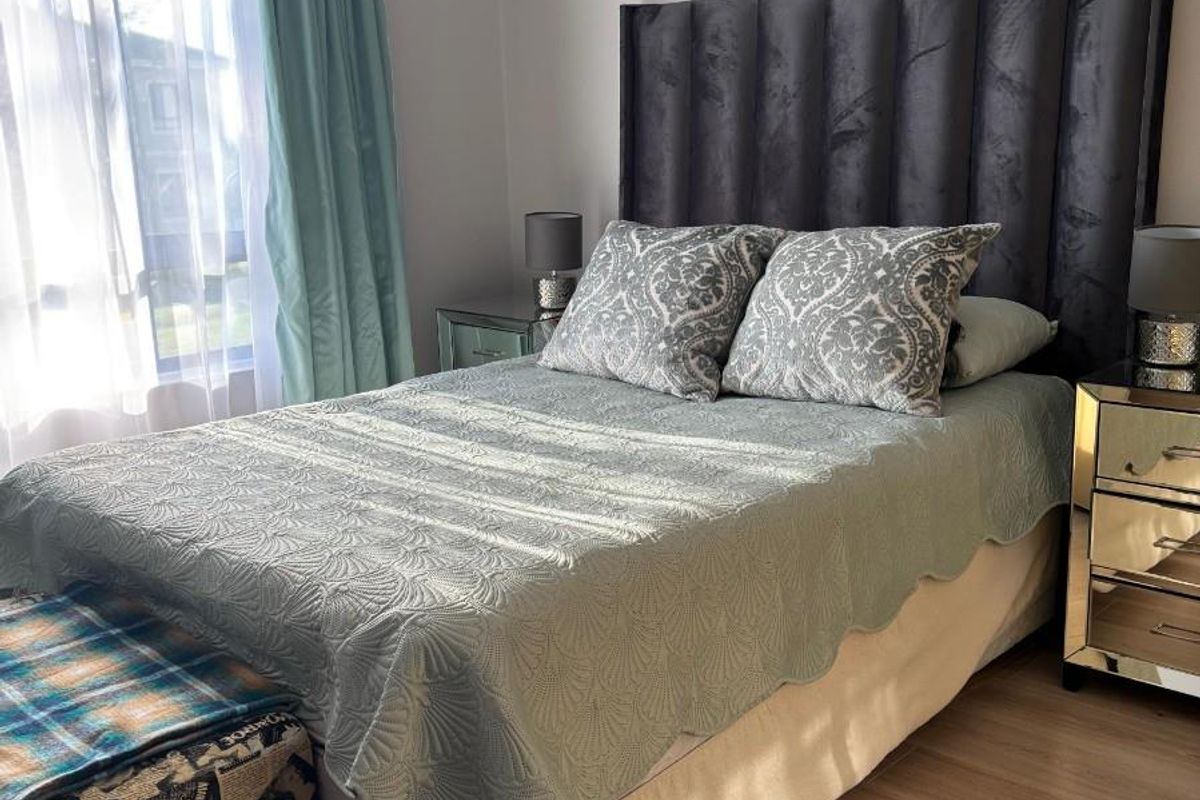 2Bed,1 Bath Apartment For Sale in Fourways, Sandton - Photo 2