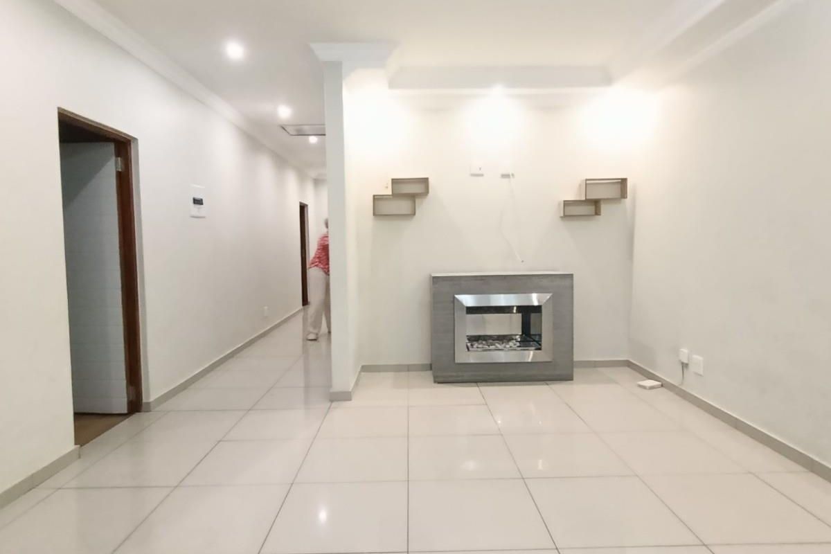 House To Rent in Stone Ridge Country Estate - Photo 2