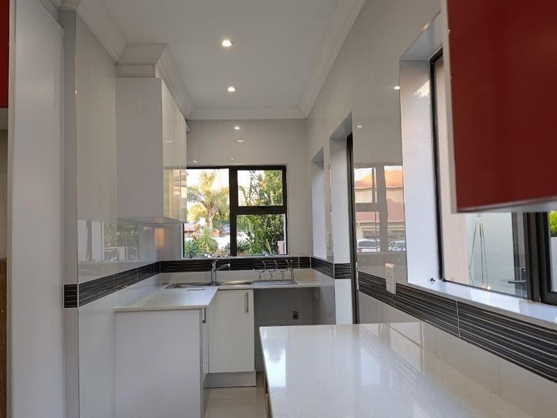 House To Rent in Stone Ridge Country Estate - Photo 10