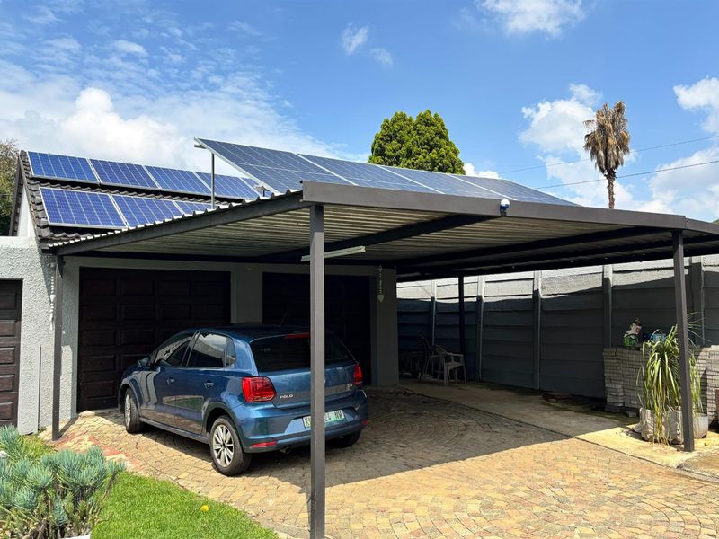 Beautiful Off-Grid Family Home with Great Space and Entertainment in Raceview - Photo 6