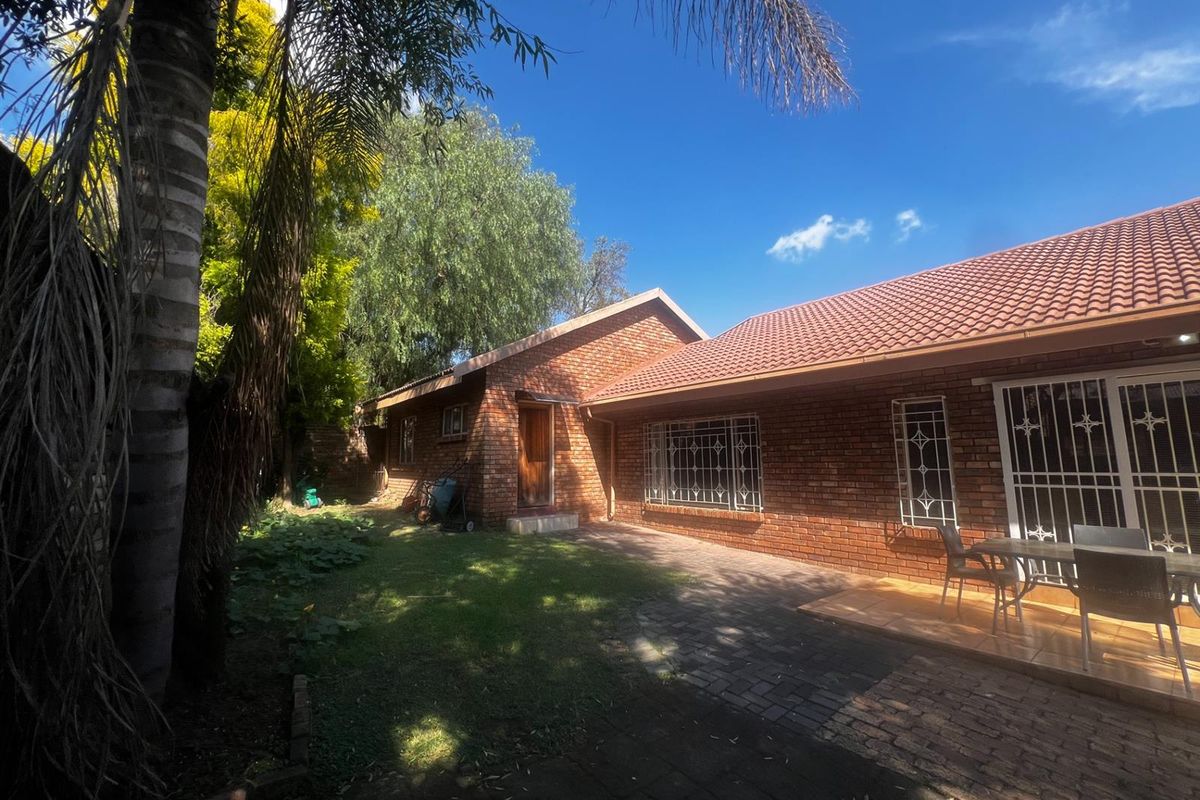4 Bedroom House To Rent in Rooihuiskraal - Photo 5