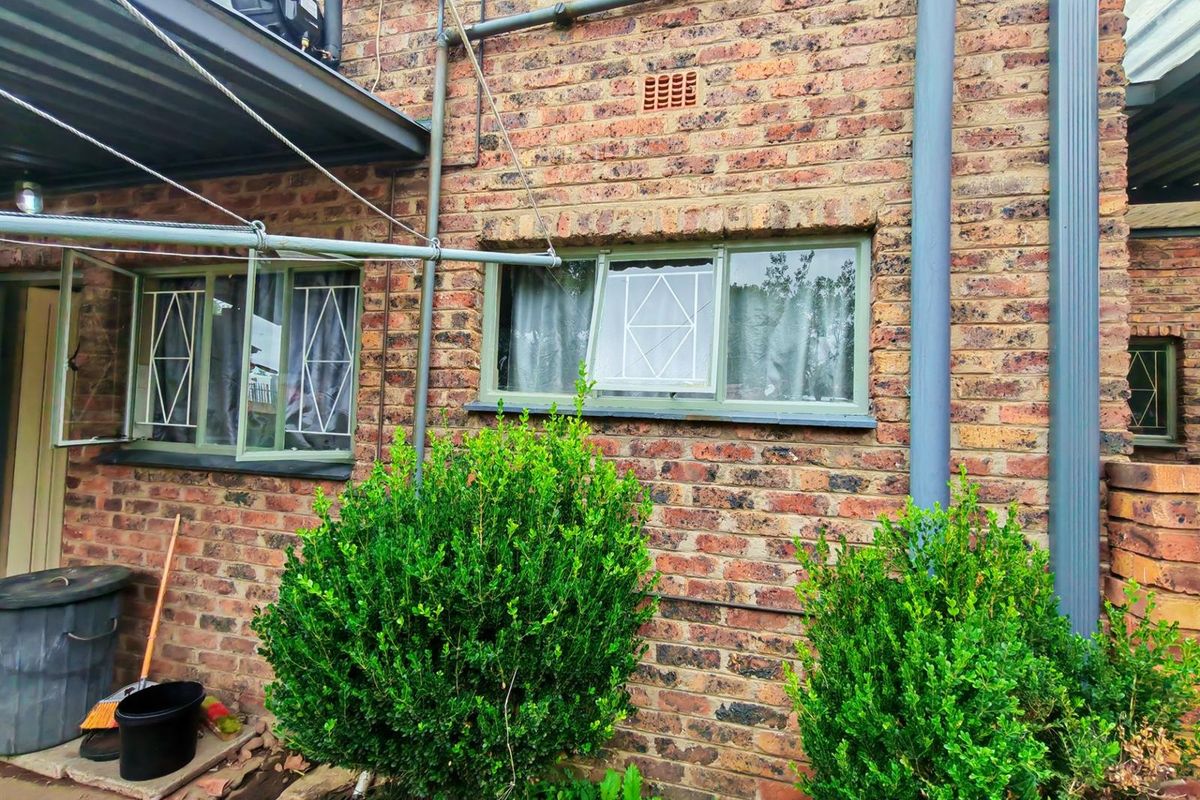 Duplex For Sale in Middelburg Central, Middelburg - Photo 4