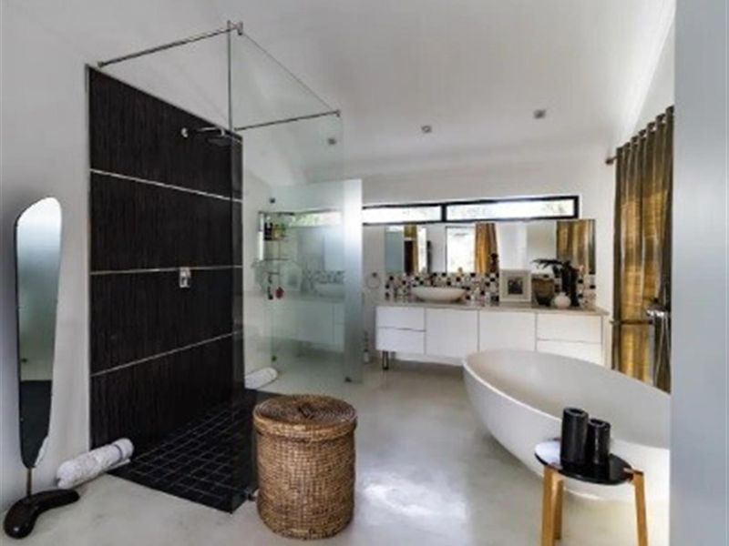 BEAUTIFULLY FURNISHED 2 BEDROOM HOME TO RENT, Leisure Isle, Knysna. - Photo 10