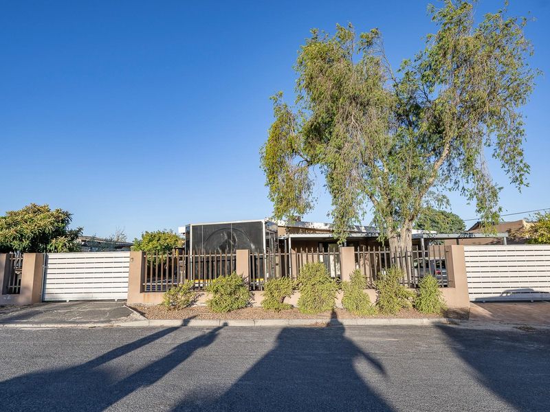 Lovely family home in quite neighborhood - Photo 1