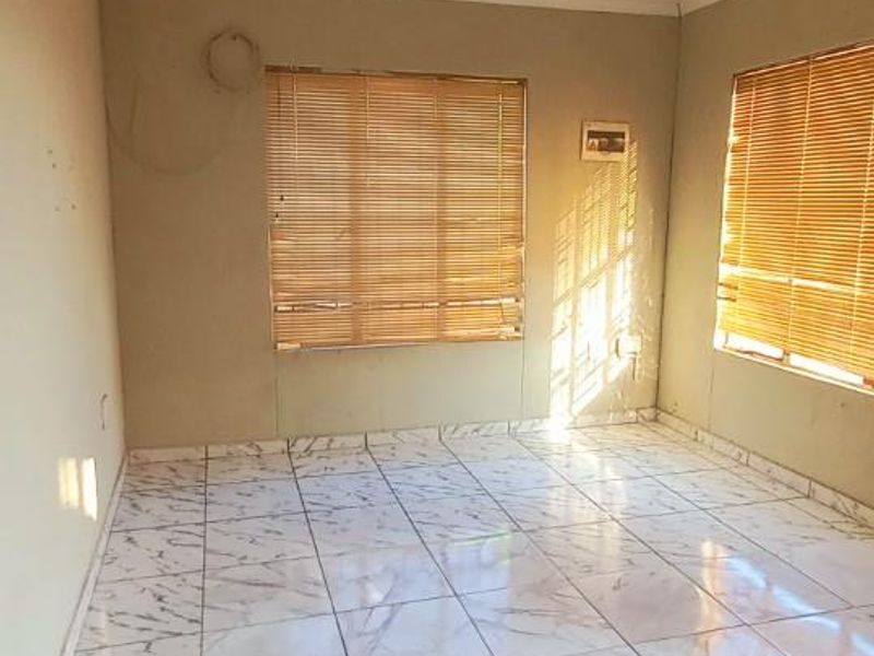 3 bedroom house available for rental immediately - Photo 3