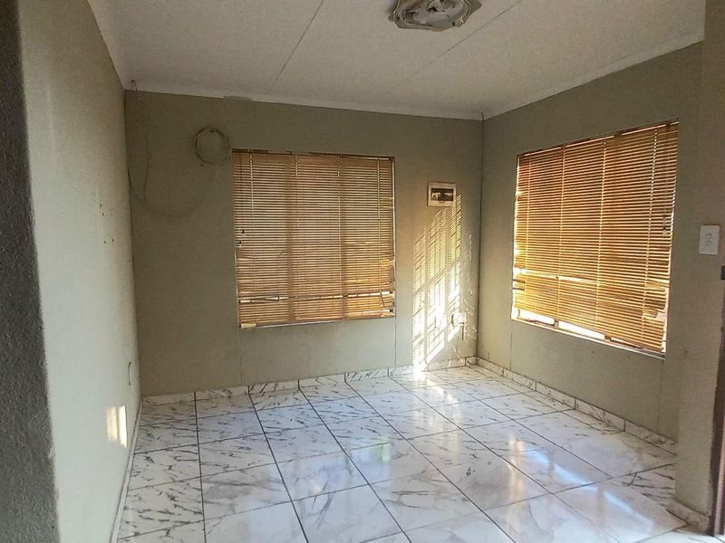 3 bedroom house available for rental immediately - Photo 2