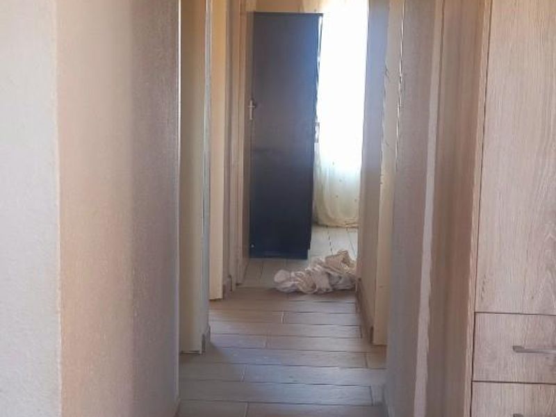 SPACIOUS 3 bedroom house available in Soshanguve block vv for Rental - Photo 10