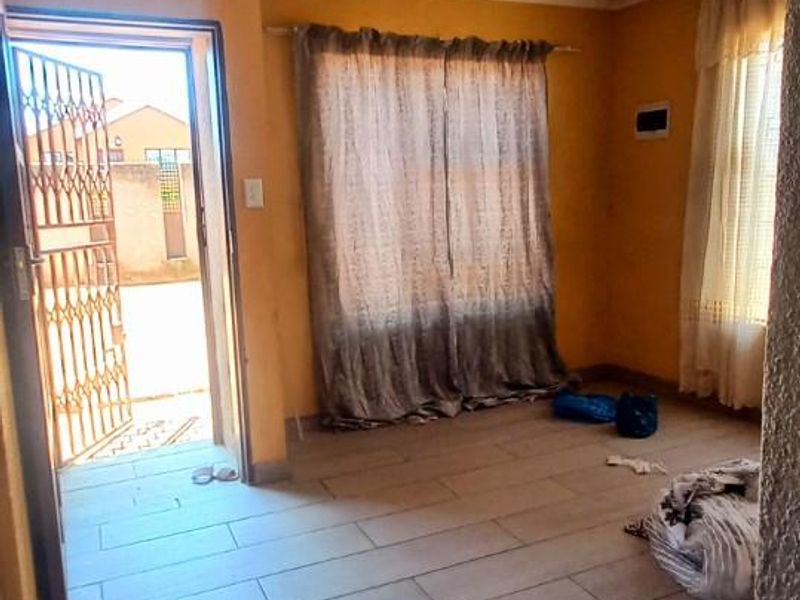 SPACIOUS 3 bedroom house available in Soshanguve block vv for Rental - Photo 7